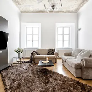 Apartment Ljubljana Palace Suites, Laibach